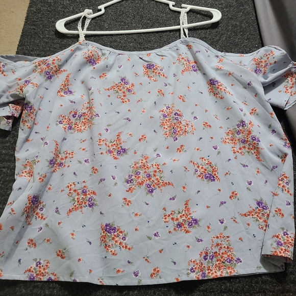 Plus Floral Print Cold Shoulder Blouse - Picture 3 of 3